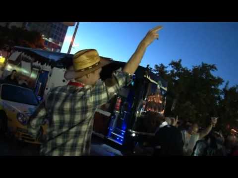 Toppers in Concert partybus huren, feesten onderweg
