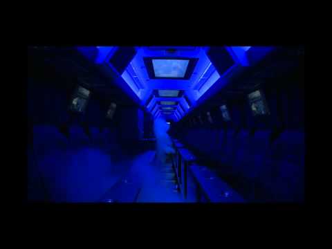 Discobus feestje op weg naar Zwarte Cross in partybus